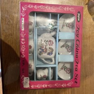 Jaymar antique tea set